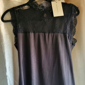 Black lace top XL
